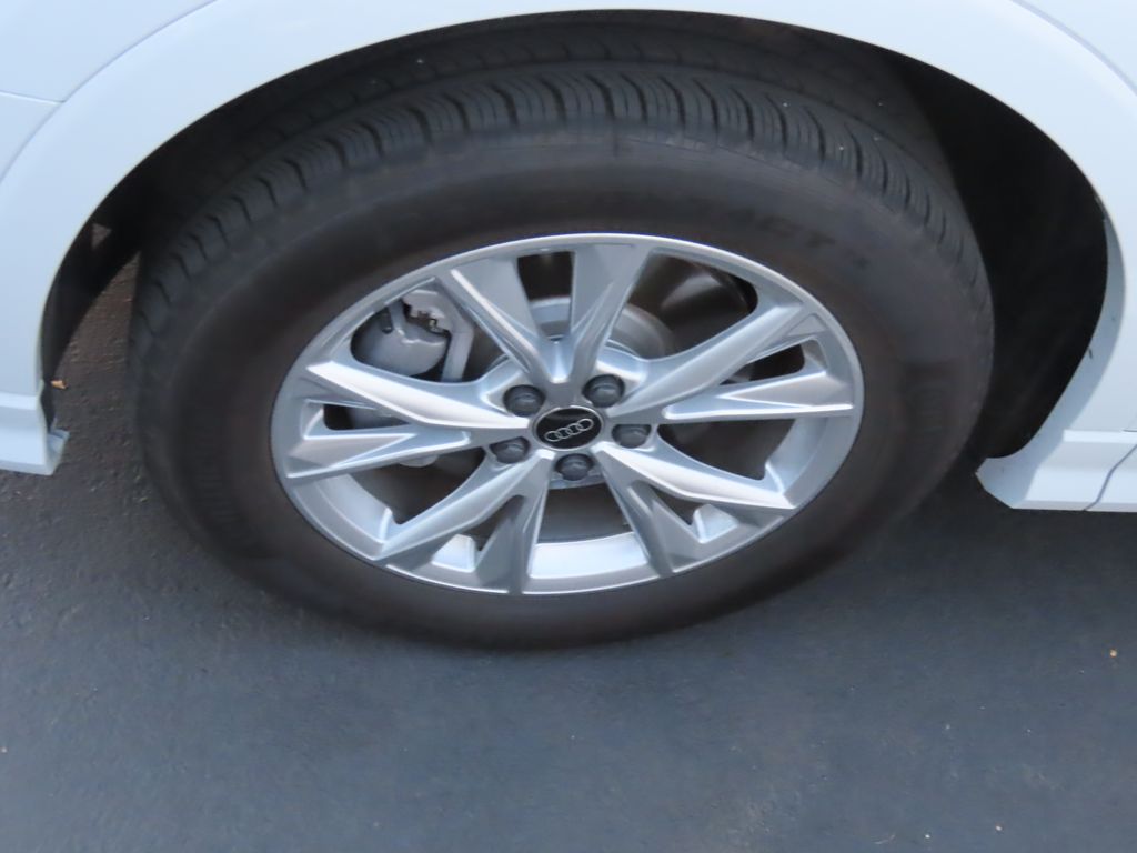 Thumbnail: 2025 Audi Q3 - 3