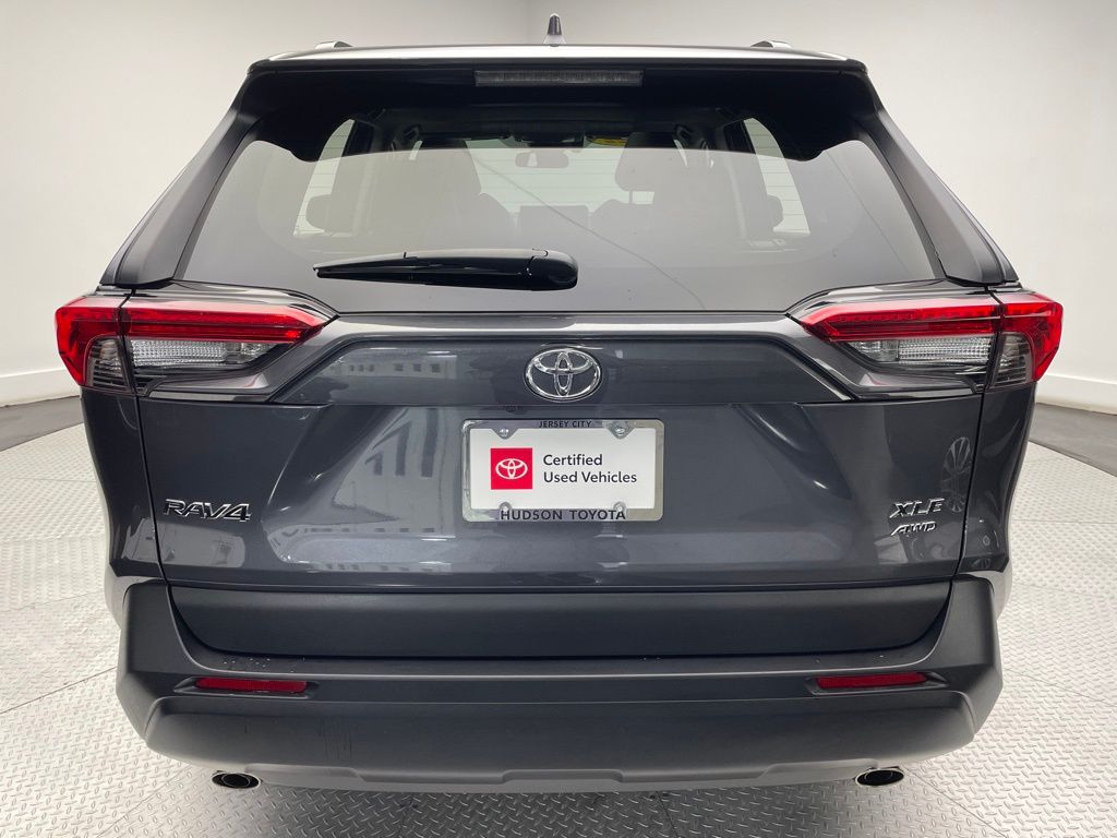 2022 Toyota RAV4 XLE Premium 6