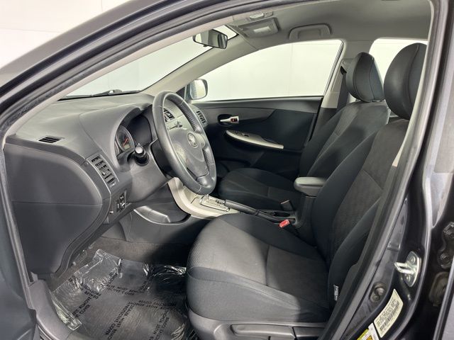 Thumbnail: 2010 Toyota Corolla - 11