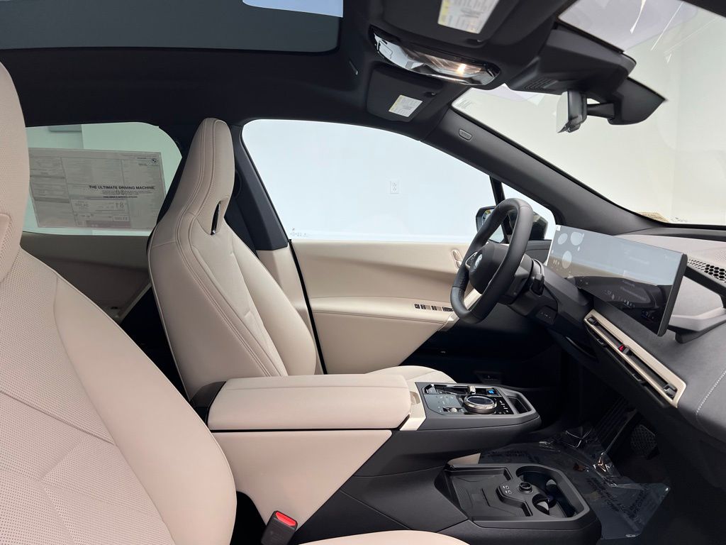 2025 BMW iX xDrive50 7