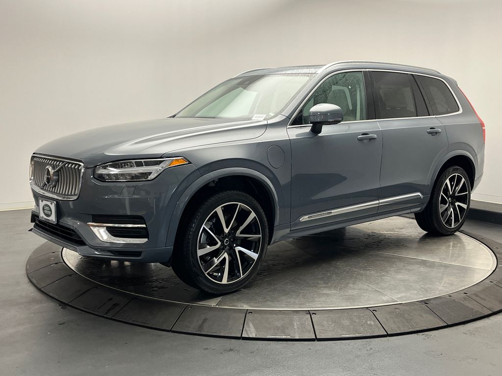 2022 Volvo XC90 T8 Inscription -
                Darien, CT