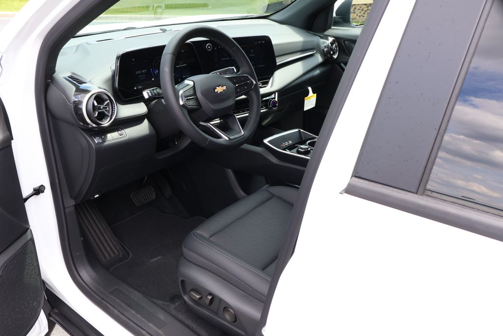 Thumbnail: 2026 Chevrolet Equinox - 13
