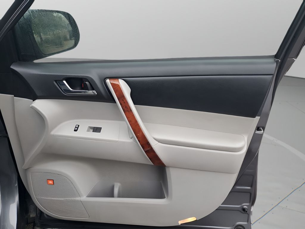 Used Car 2012 Toyota Highlander  Limited For Sale Under $12,000 In Austin, Texas