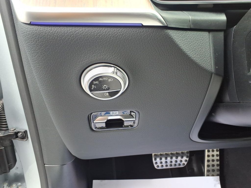 New 2026 Cirrus Silver Metallic Mercedes-Benz GLC 300 image 17