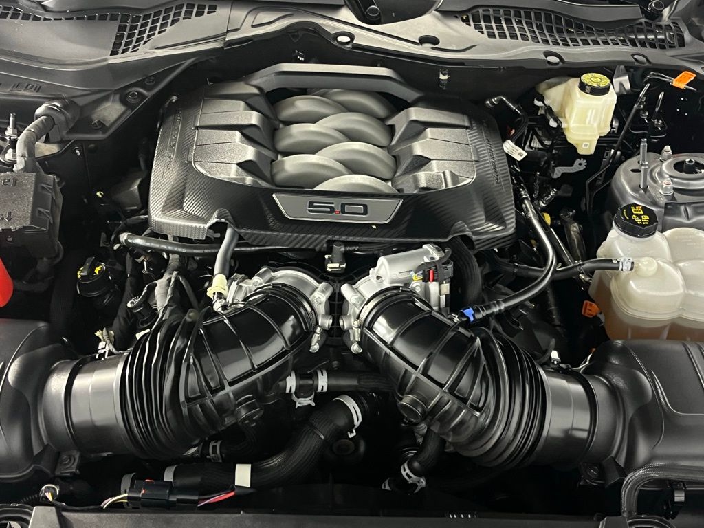 Used 2024 Gray Metallic Ford GT Premium image 27