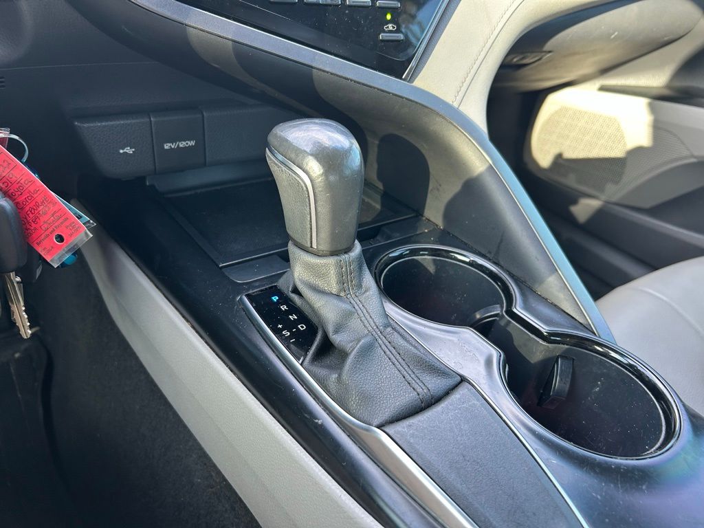 Thumbnail: 2020 Toyota Camry - 27