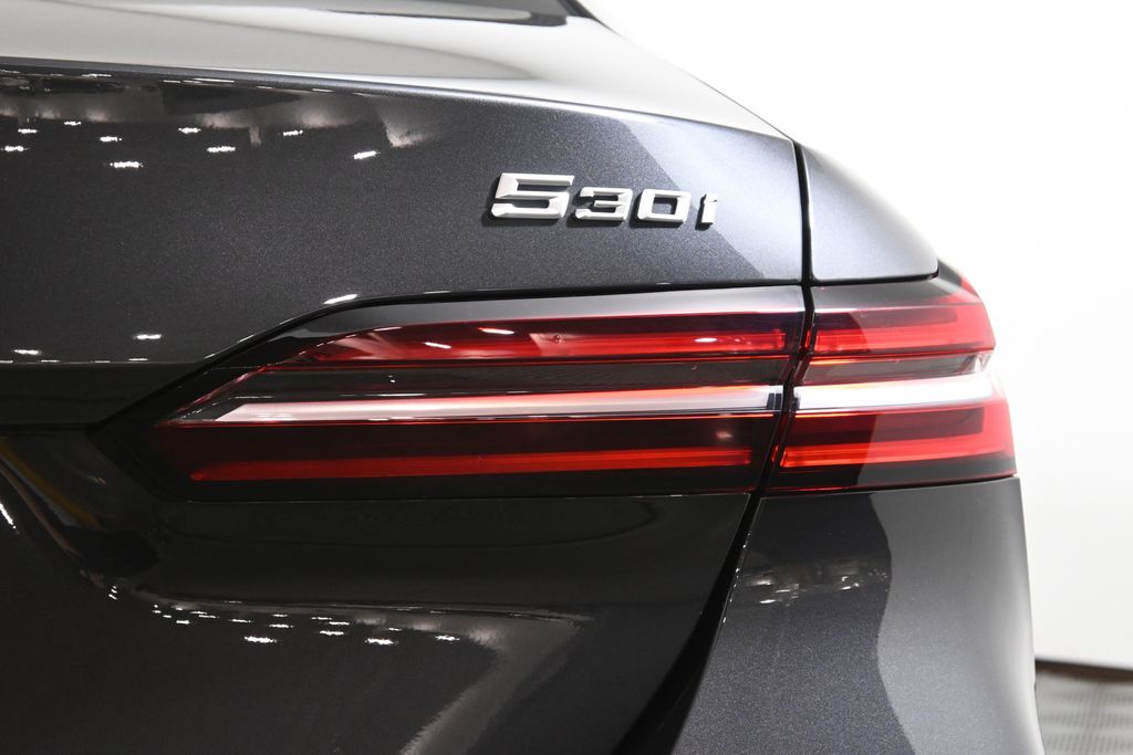 Thumbnail: 2026 BMW 5 Series - 13