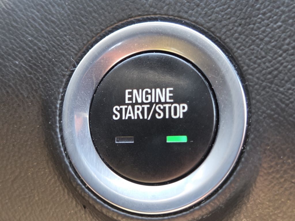 Used 2020 Gray GMC SLE image 31