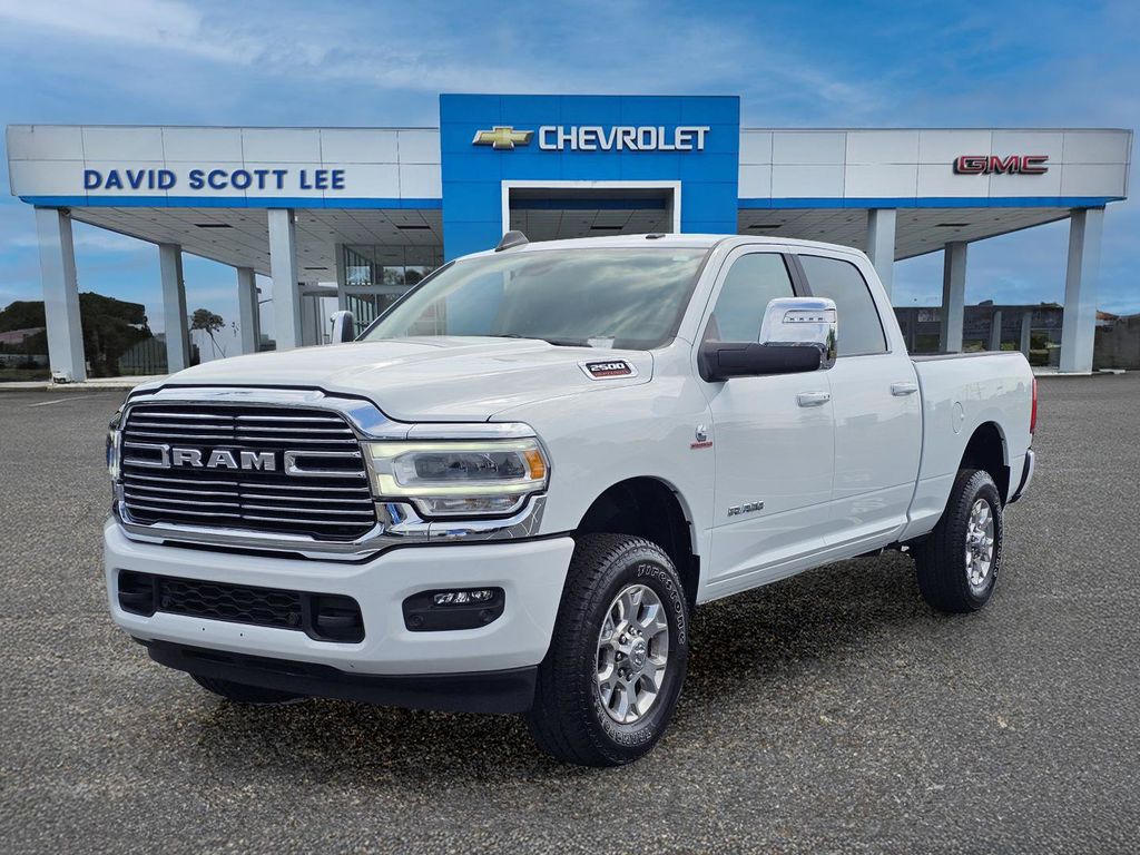 Bright White Clearcoat 2024 RAM 2500 Pickup Truck Four-Wheel Drive 6-Speed Automatic