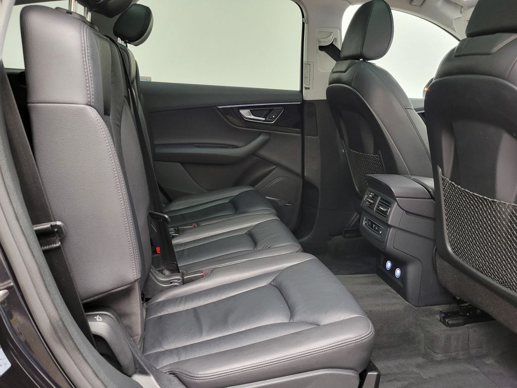 Thumbnail: 2019 Audi Q7 - 15