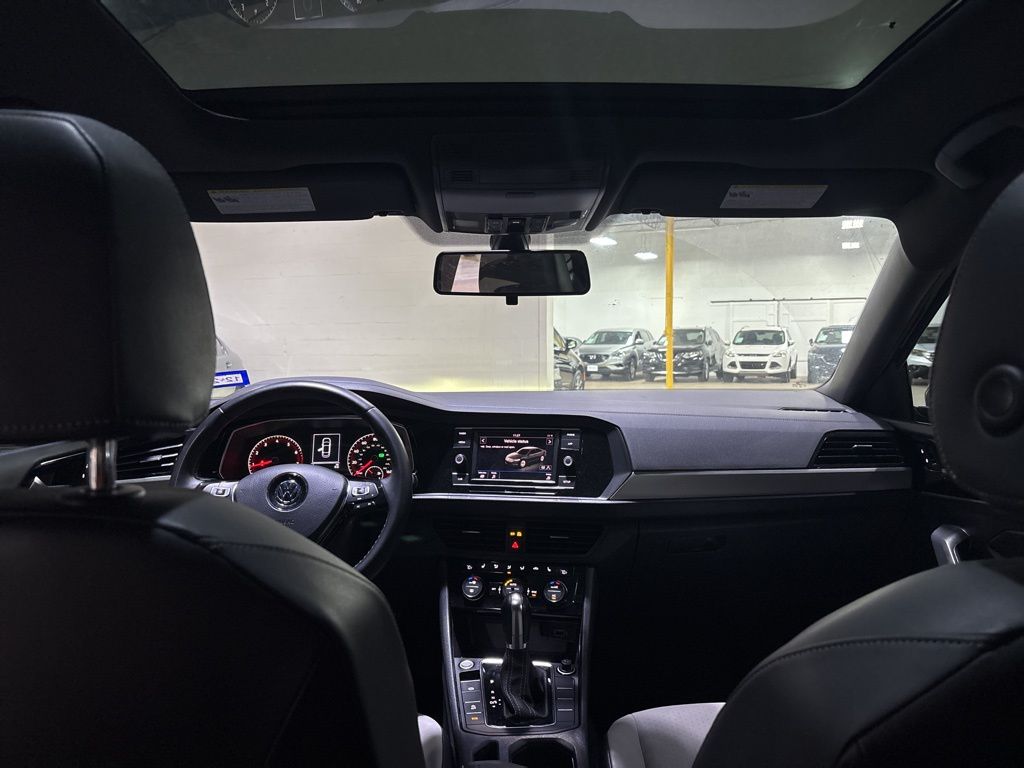 2019 Volkswagen Jetta R-Line photo