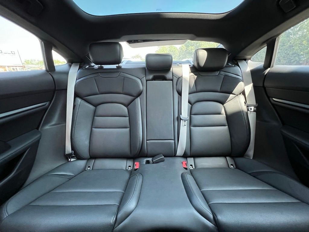 2022 Porsche Taycan 4S photo