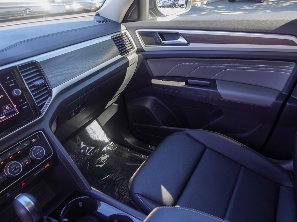 Used 2023 Gray Volkswagen 3.6L V6 SE w/Technology image 20