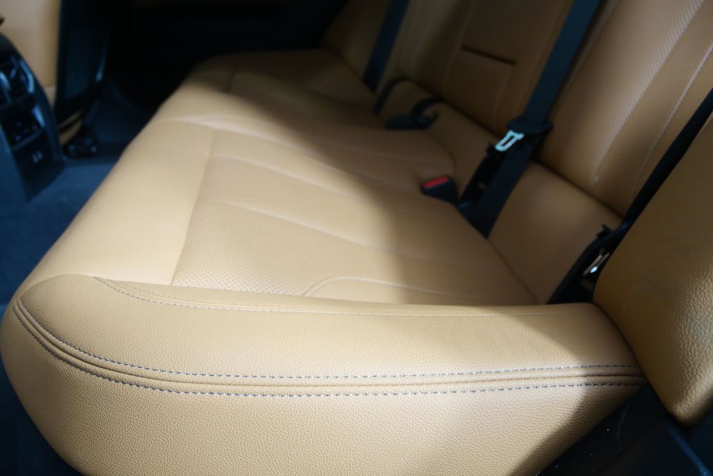 Thumbnail: 2023 BMW i4 - 16