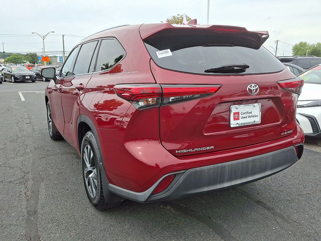 Thumbnail: 2020 Toyota Highlander - 4