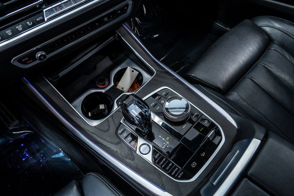 Used 2022 Black BMW M50i image 21