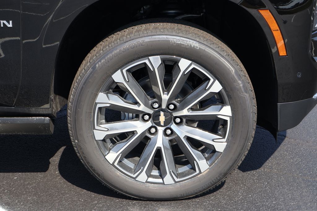 Thumbnail: 2025 Chevrolet Suburban - 11