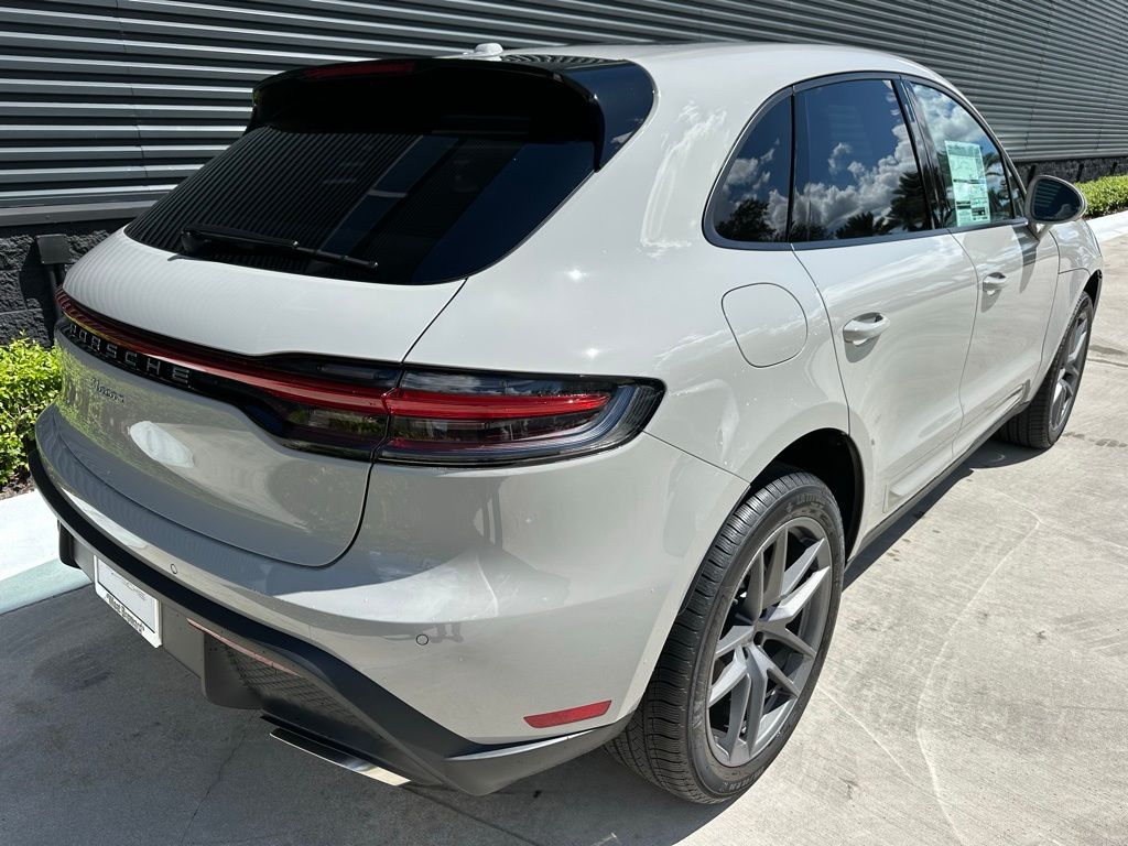 Thumbnail: 2026 Porsche Macan - 9
