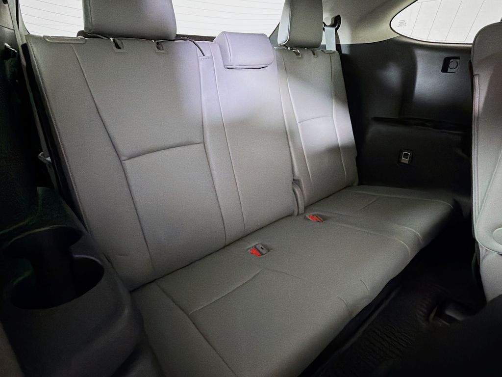 Used 2022 Toyota Highlander Hybrid SUV