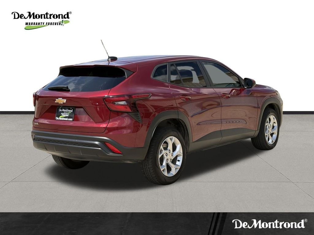 2024 Chevrolet Trax LS - 4