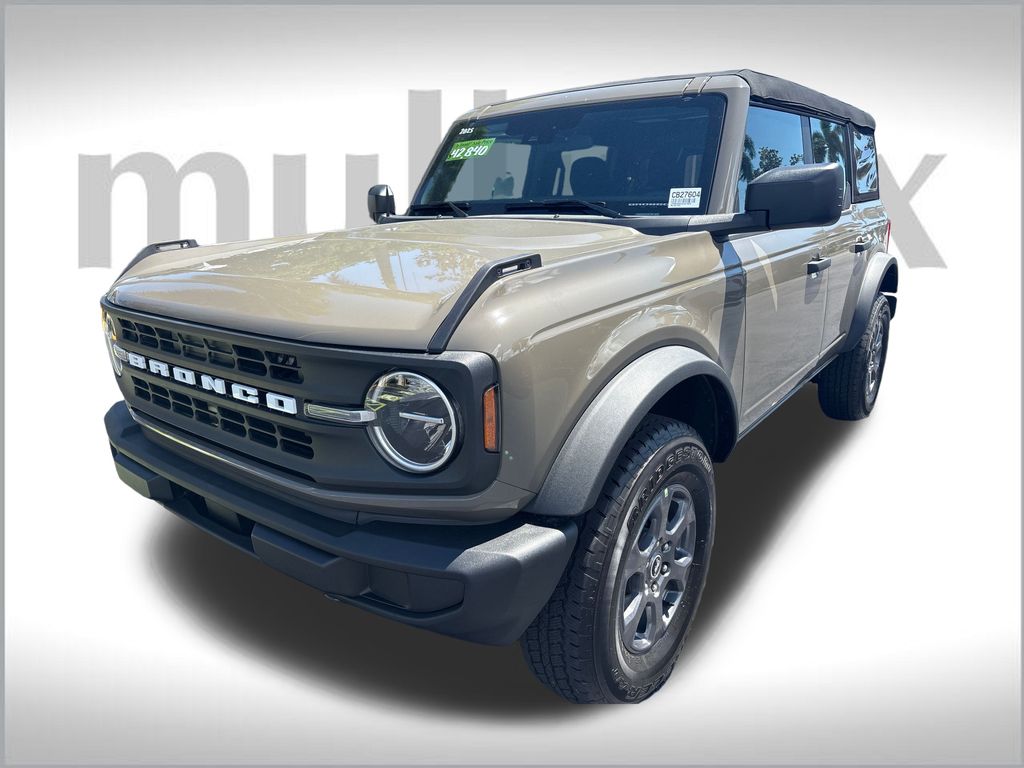 2025 Ford Bronco Base photo 13