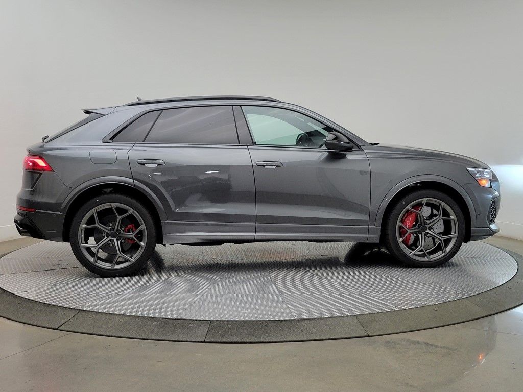 Thumbnail: 2026 Audi RS Q8 - 7