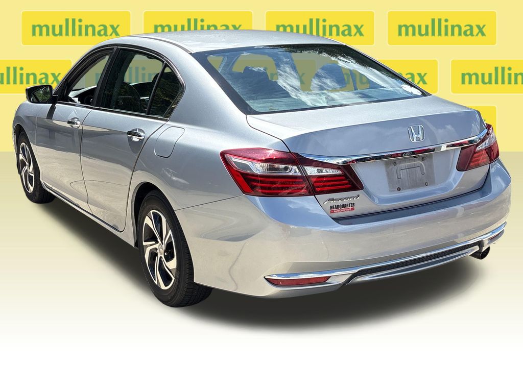 Used 2016  Honda LX image 9