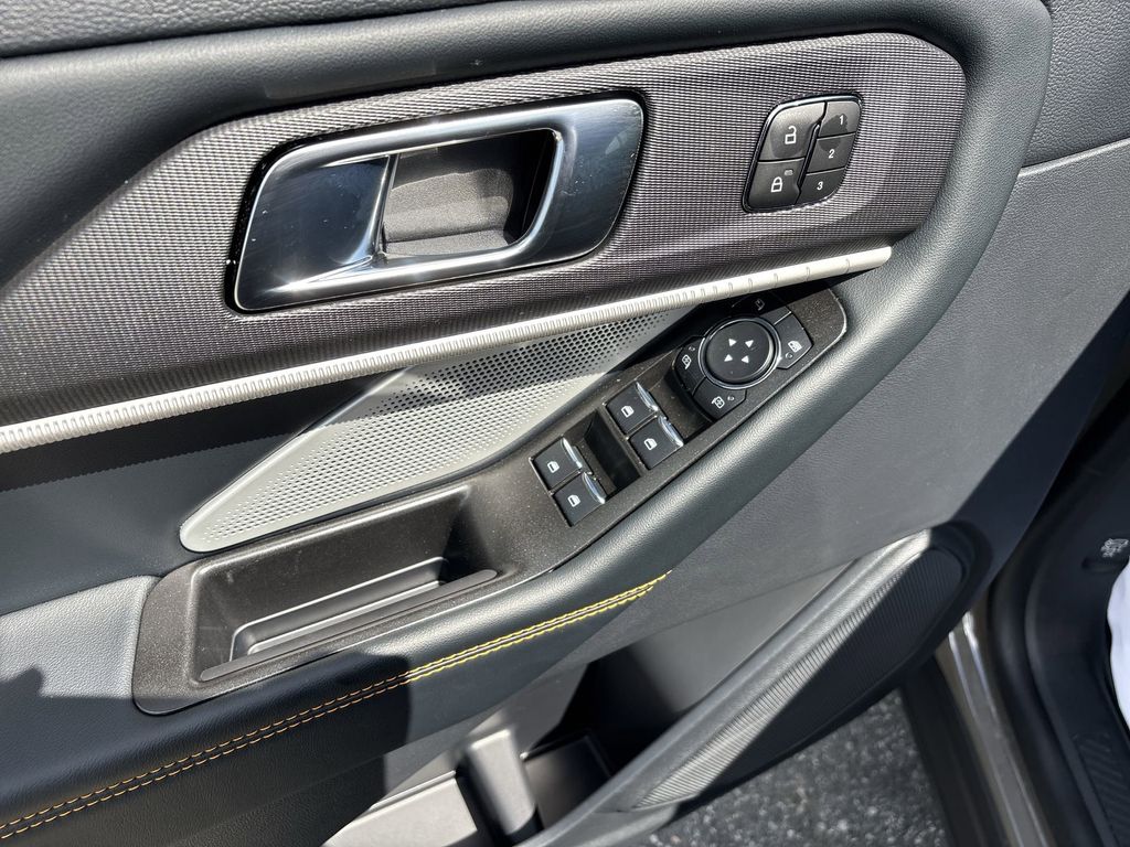 New 2026 Marsh Gray Ford Tremor® image 15