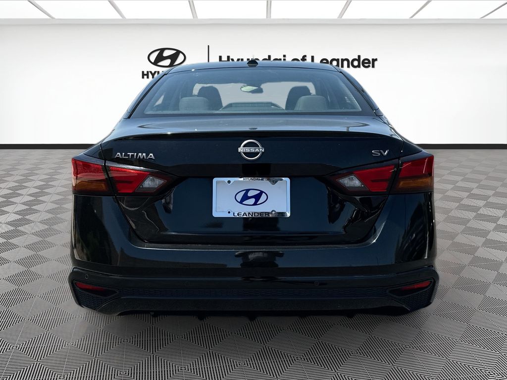 2023 Nissan Altima SV 6