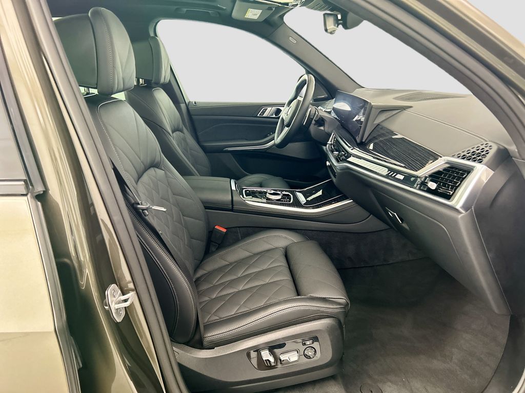 Thumbnail: 2025 BMW X5 - 19
