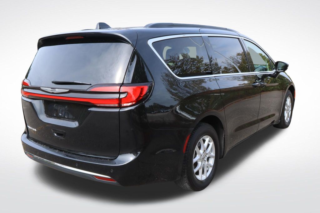 2022 Chrysler Pacifica Touring L 14