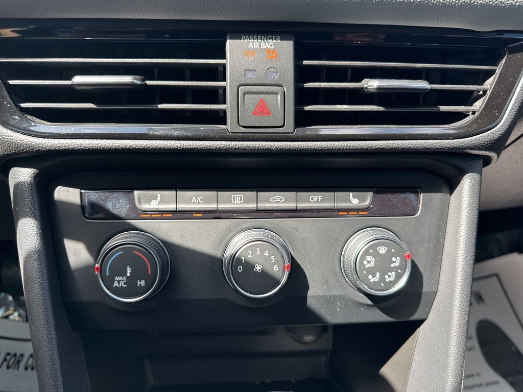 2022 Deep Black Pearl Volkswagen Taos 1.5T SE FWD SUV