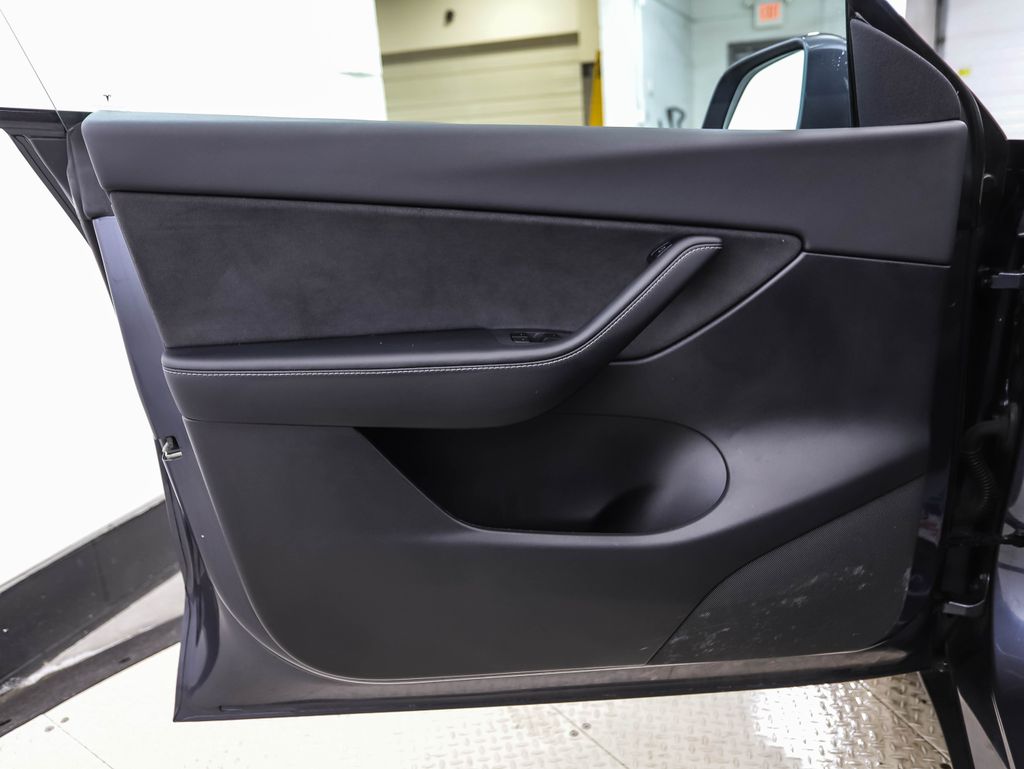 Thumbnail: 2021 Tesla Model Y - 9