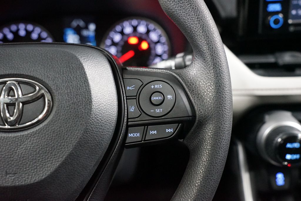 Thumbnail: 2022 Toyota RAV4 - 13