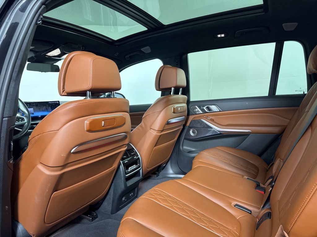 Thumbnail: 2023 BMW X7 - 10