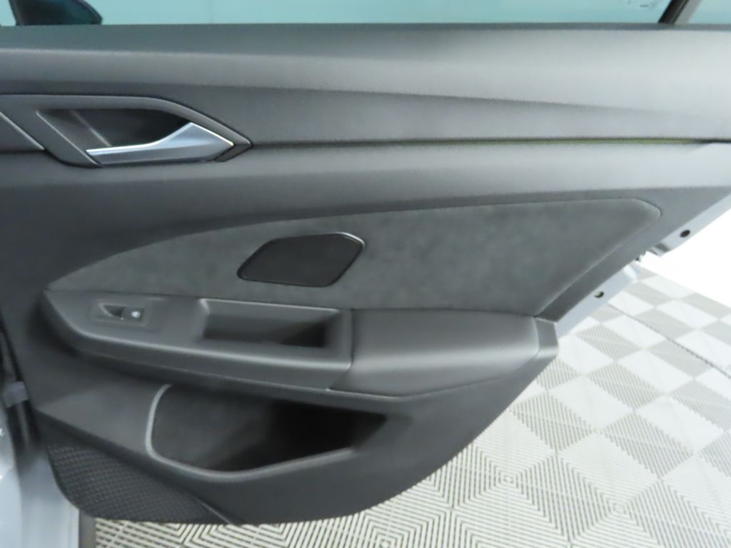 2024 Volkswagen Golf GTI SE 28