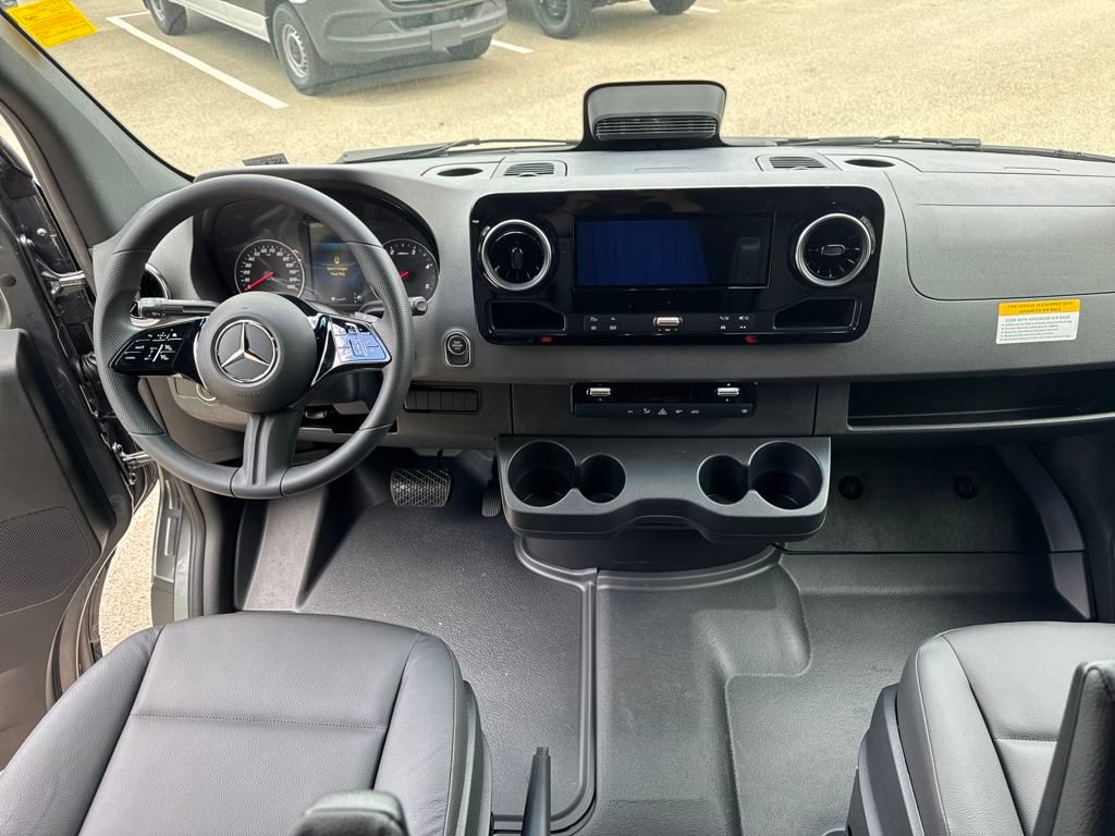 2025 Mercedes-Benz Sprinter 2500 Cargo 170 WB - 11
