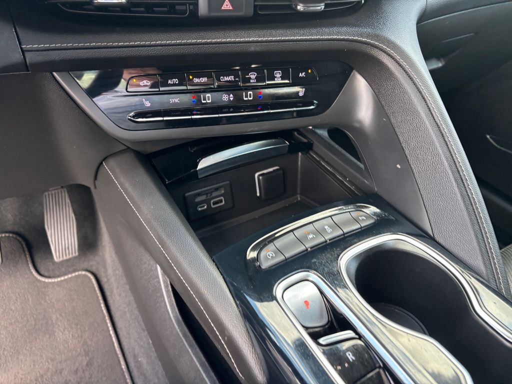 Used Car 2022 Buick Envision  Essence For Sale Under $30,000 In Austin, Texas