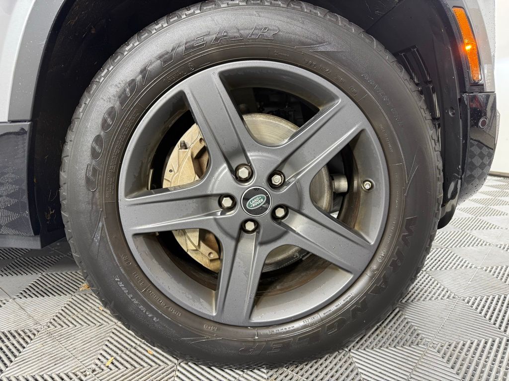 Thumbnail: 2021 Land Rover Defender - 11