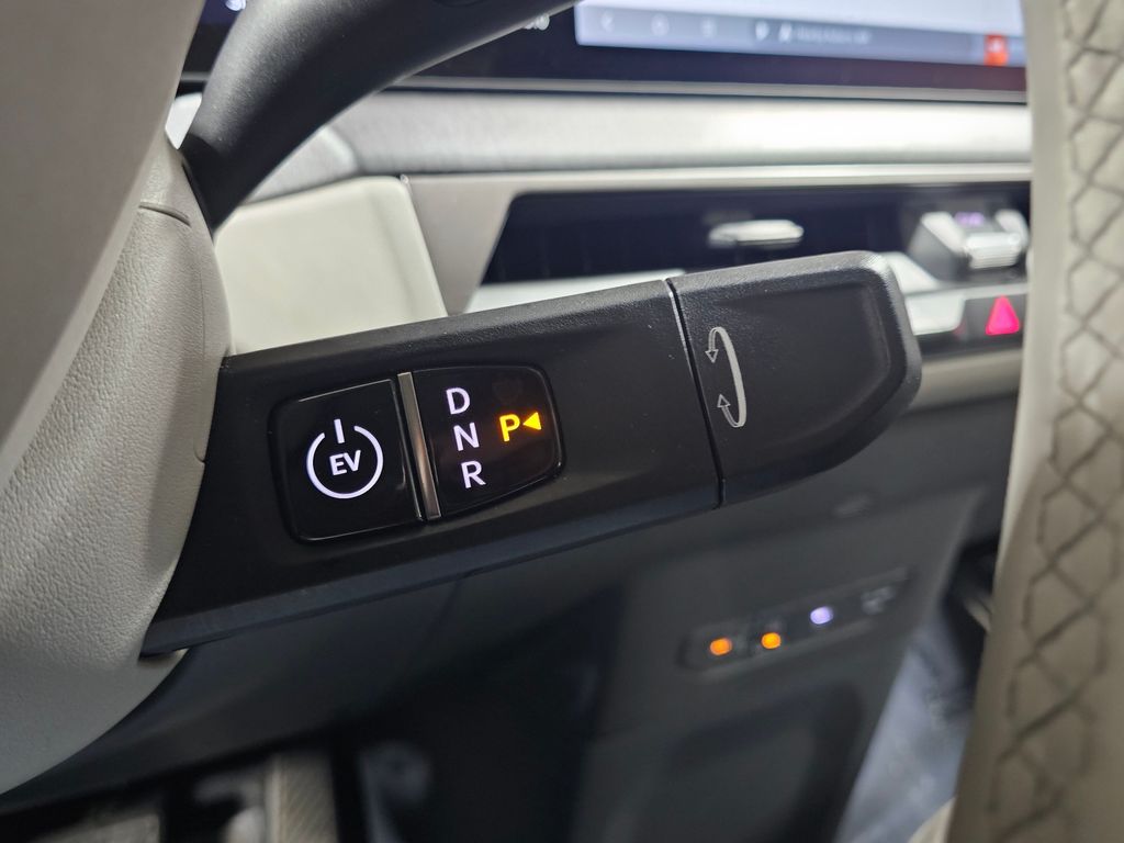 Used 2024 Gray Kia Wind image 31