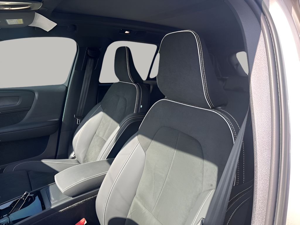 Used Car 2023 Volvo Xc40 Recharge Pure Electric  Ultimate For Sale Under $35,000 In Austin, Texas