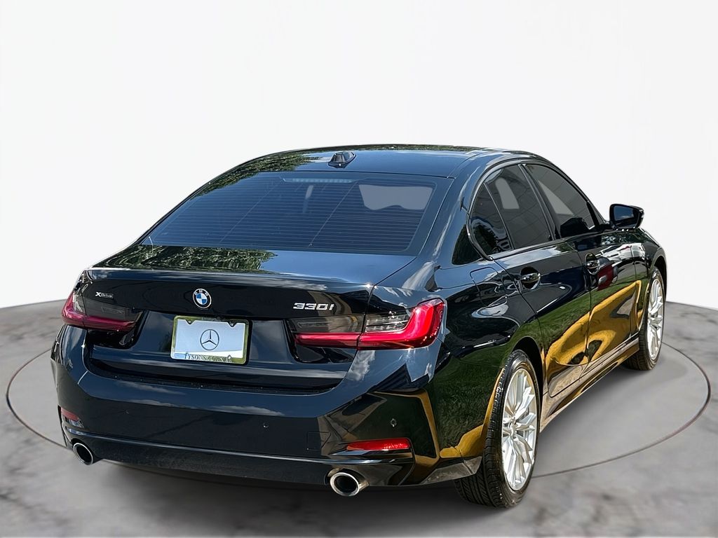 Thumbnail: 2024 BMW 3 Series - 4
