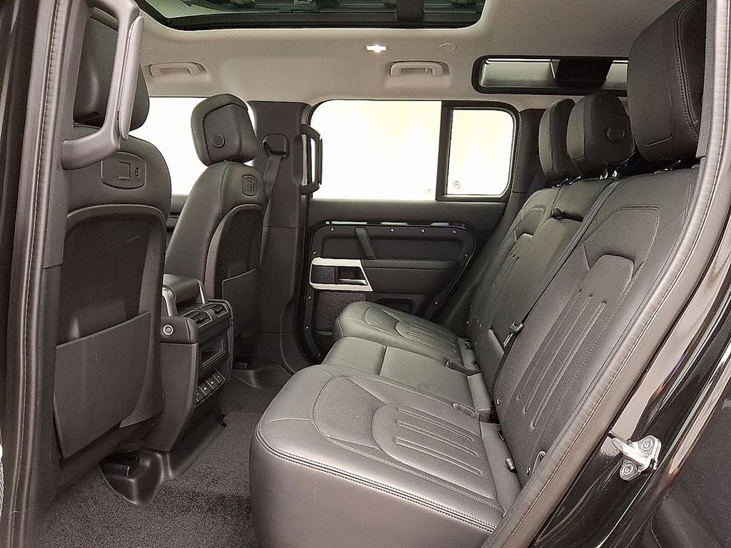 2020 Land Rover Defender 110 10