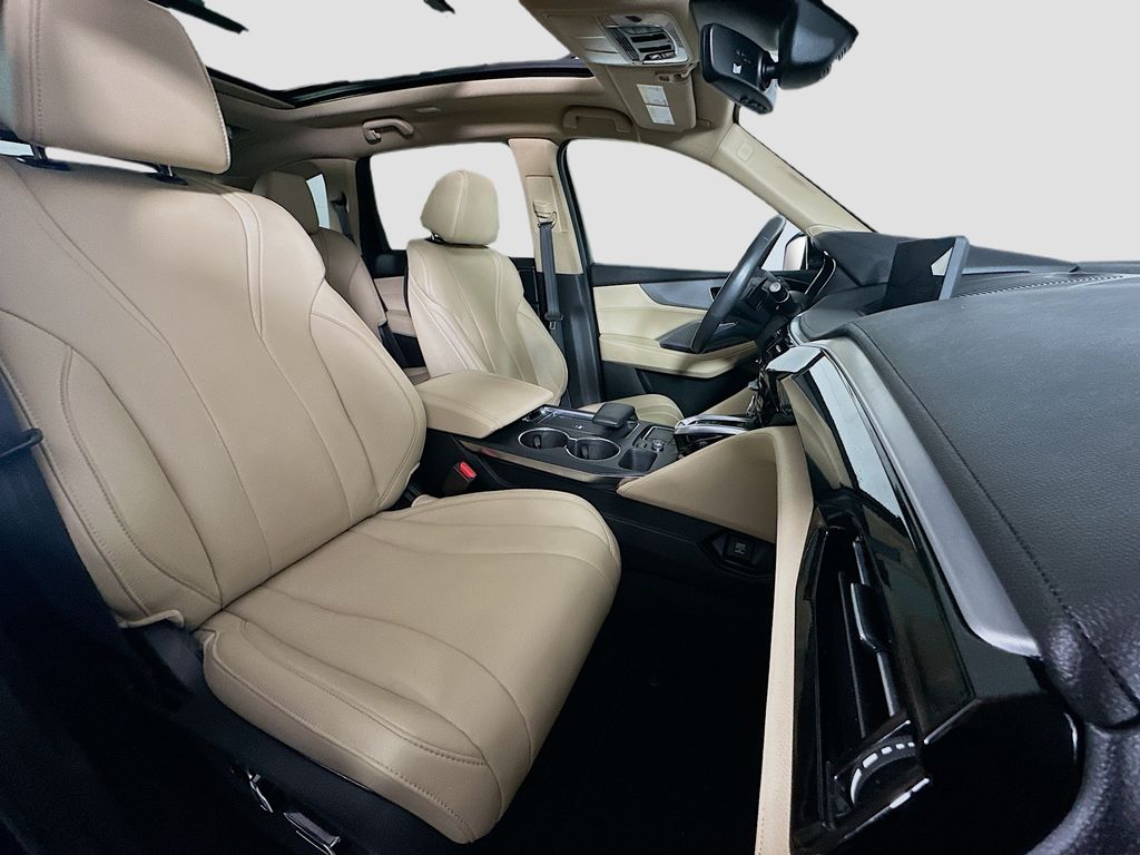 used 2024 Acura MDX car, priced at $38,999