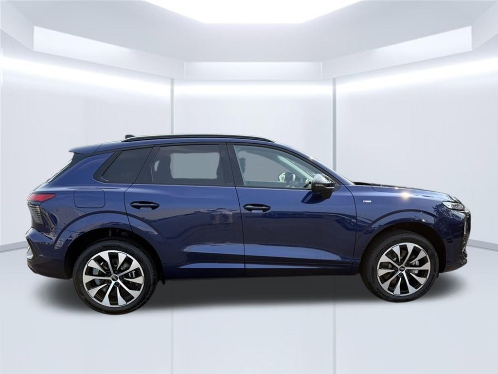 Thumbnail: 2026 Audi Q3 - 8