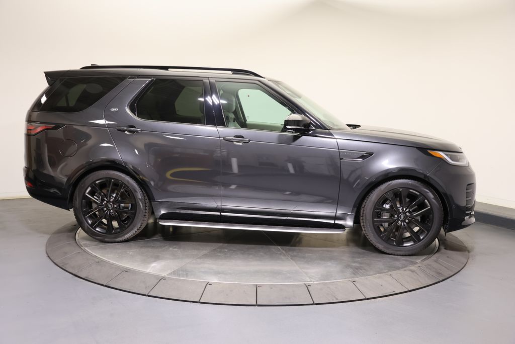 Thumbnail: 2026 Land Rover Discovery - 6