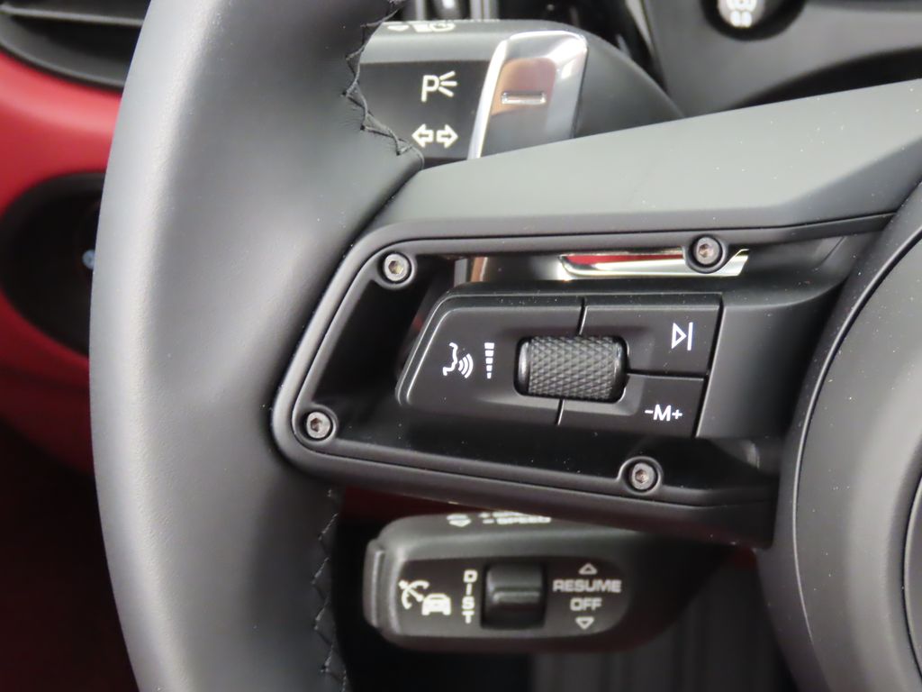 Thumbnail: 2025 Porsche Macan - 19