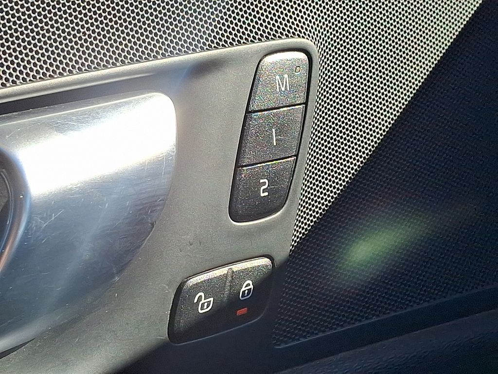 Thumbnail: 2021 Volvo XC60 - 27