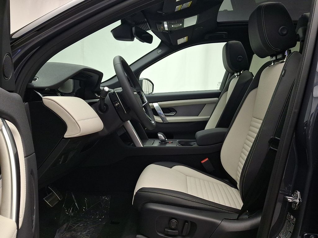 Thumbnail: 2026 Land Rover Discovery Sport - 10