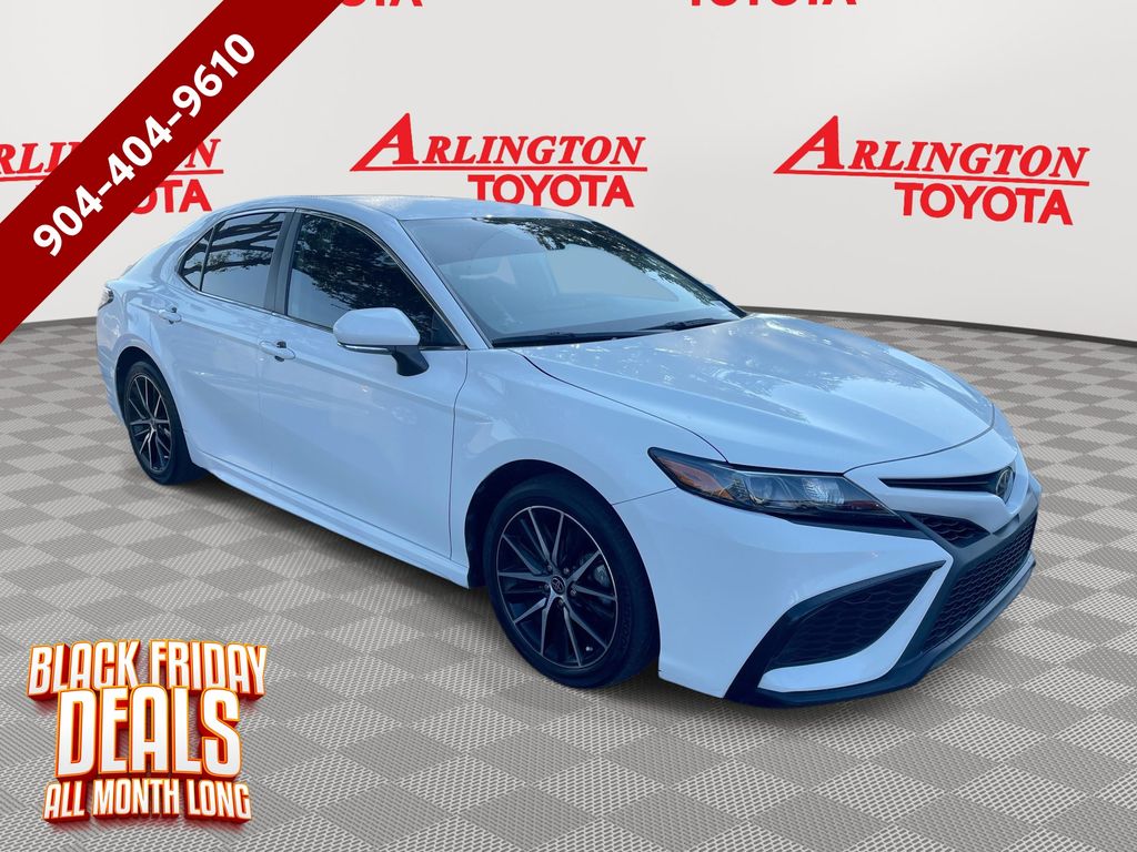 2024 Toyota Camry SE